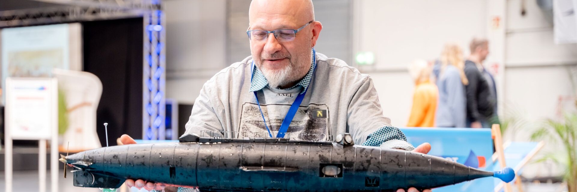 Aussteller der MAGDEBOOT 2025 zeigt sein U-Boot